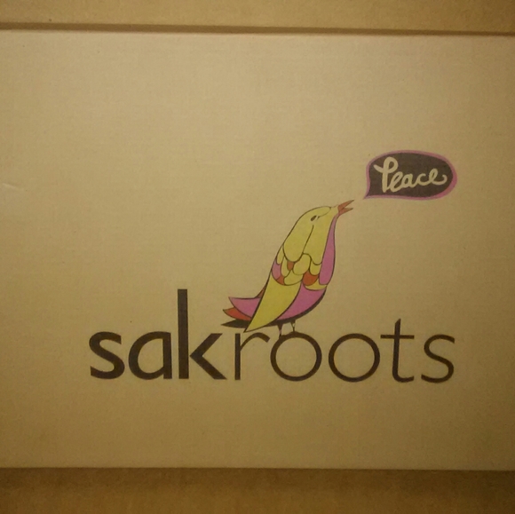 Woman's Sakroots rain boots - Picture 2 of 6